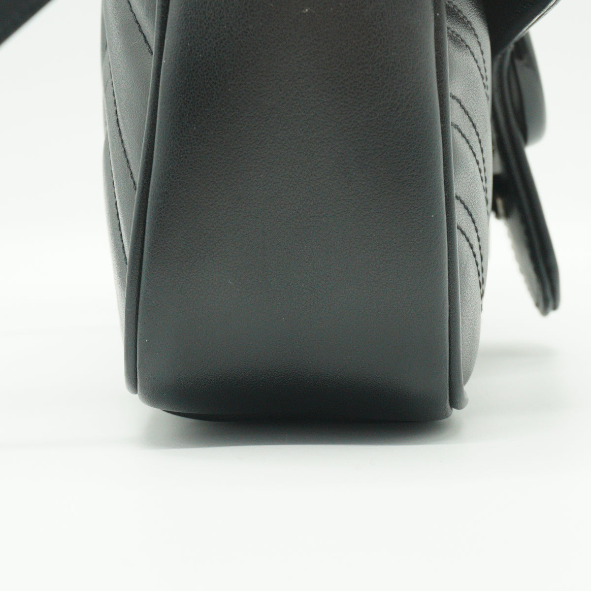 Gucci	GG Marmont Metelasse Bag Black Small MHW