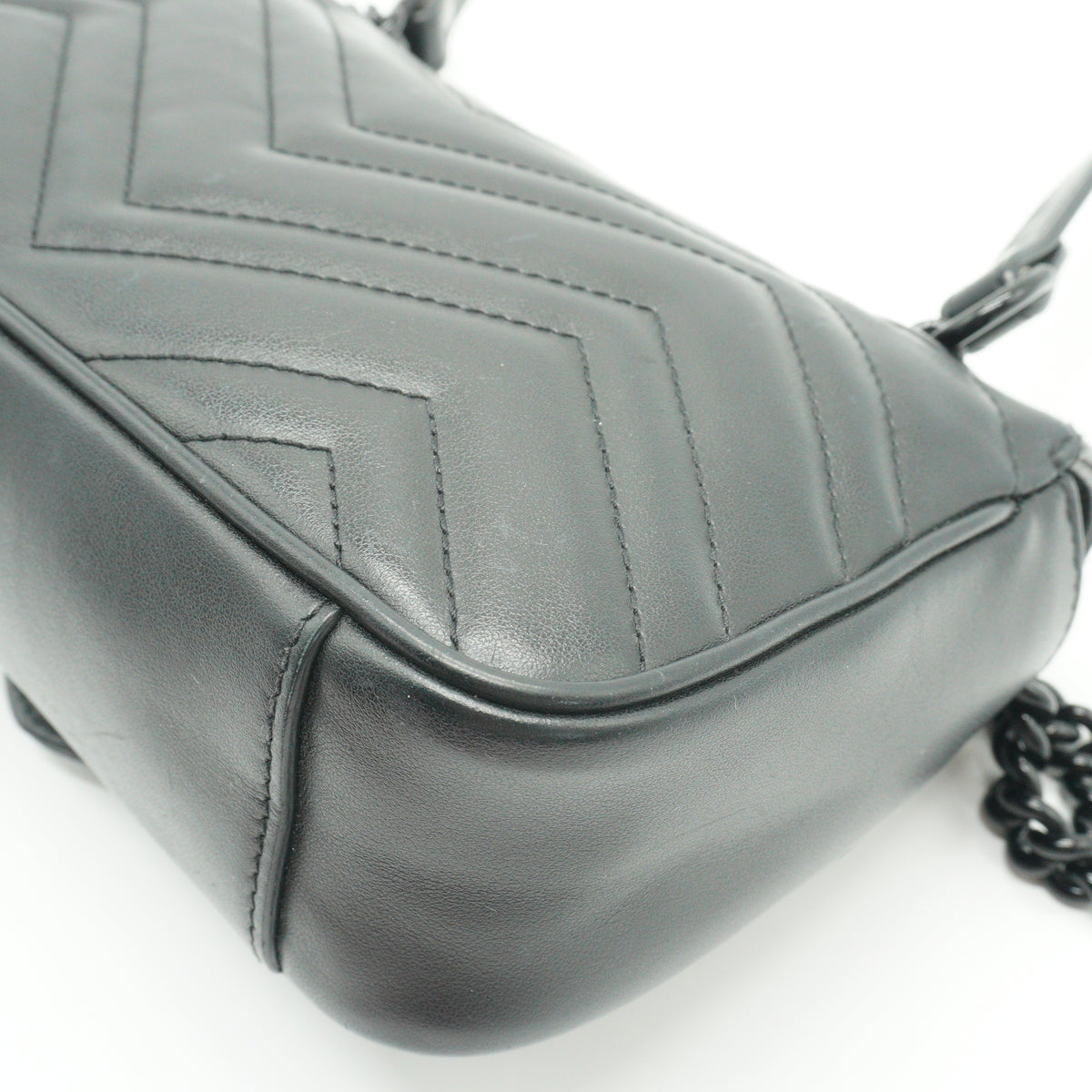 Gucci	GG Marmont Metelasse Bag Black Small MHW