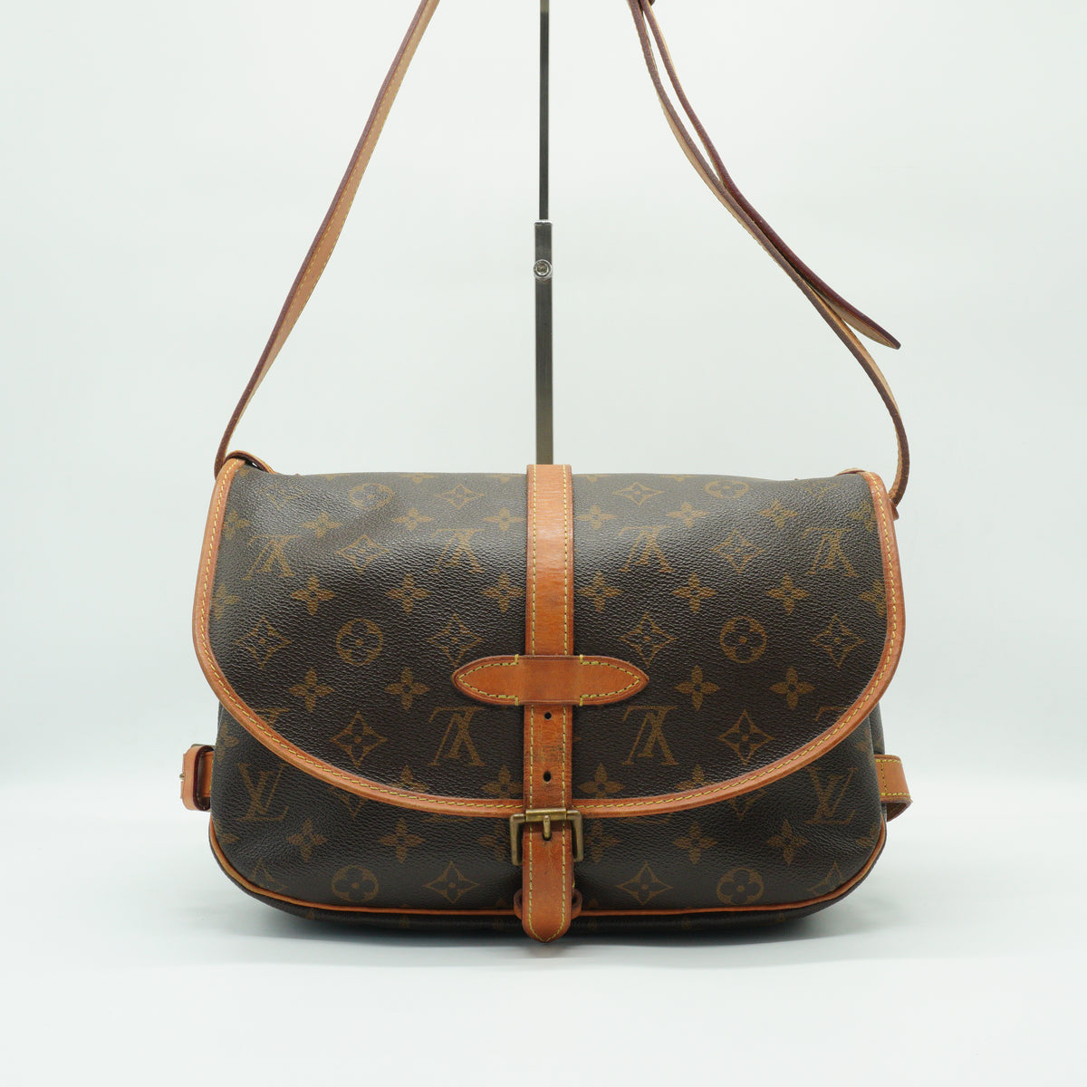 Louis Vuitton	Saumur 30 MM GHW