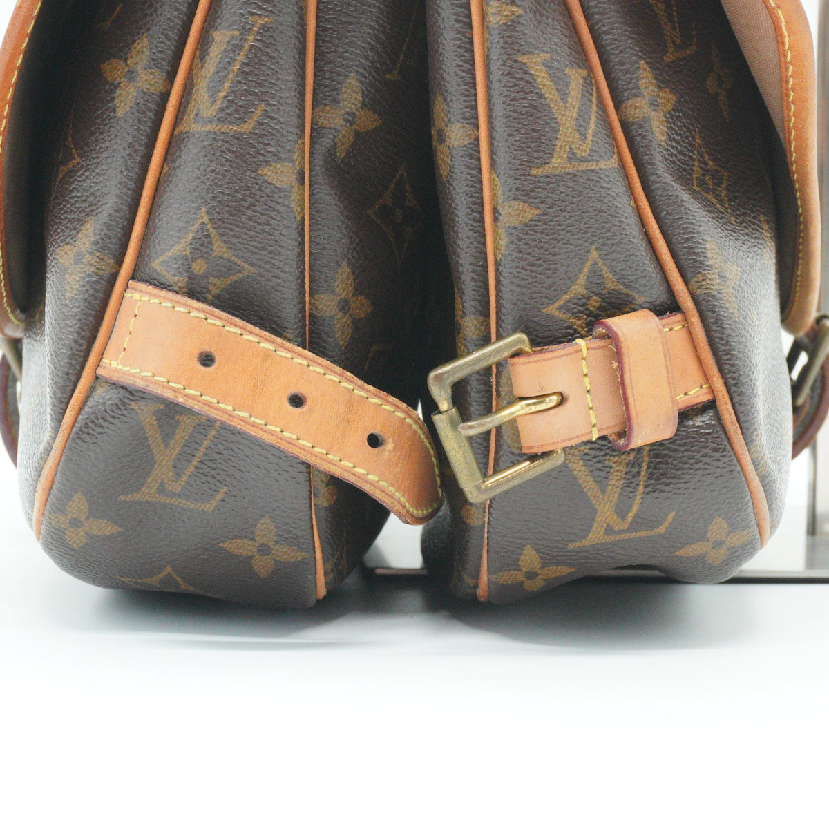 Louis Vuitton	Saumur 30 MM GHW