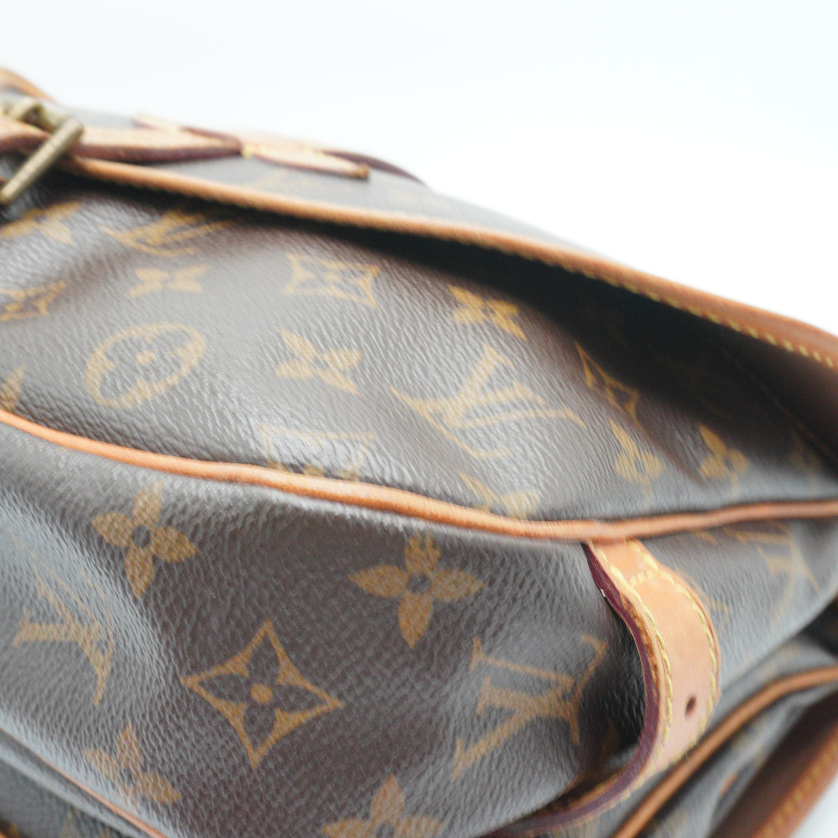 Louis Vuitton	Saumur 30 MM GHW