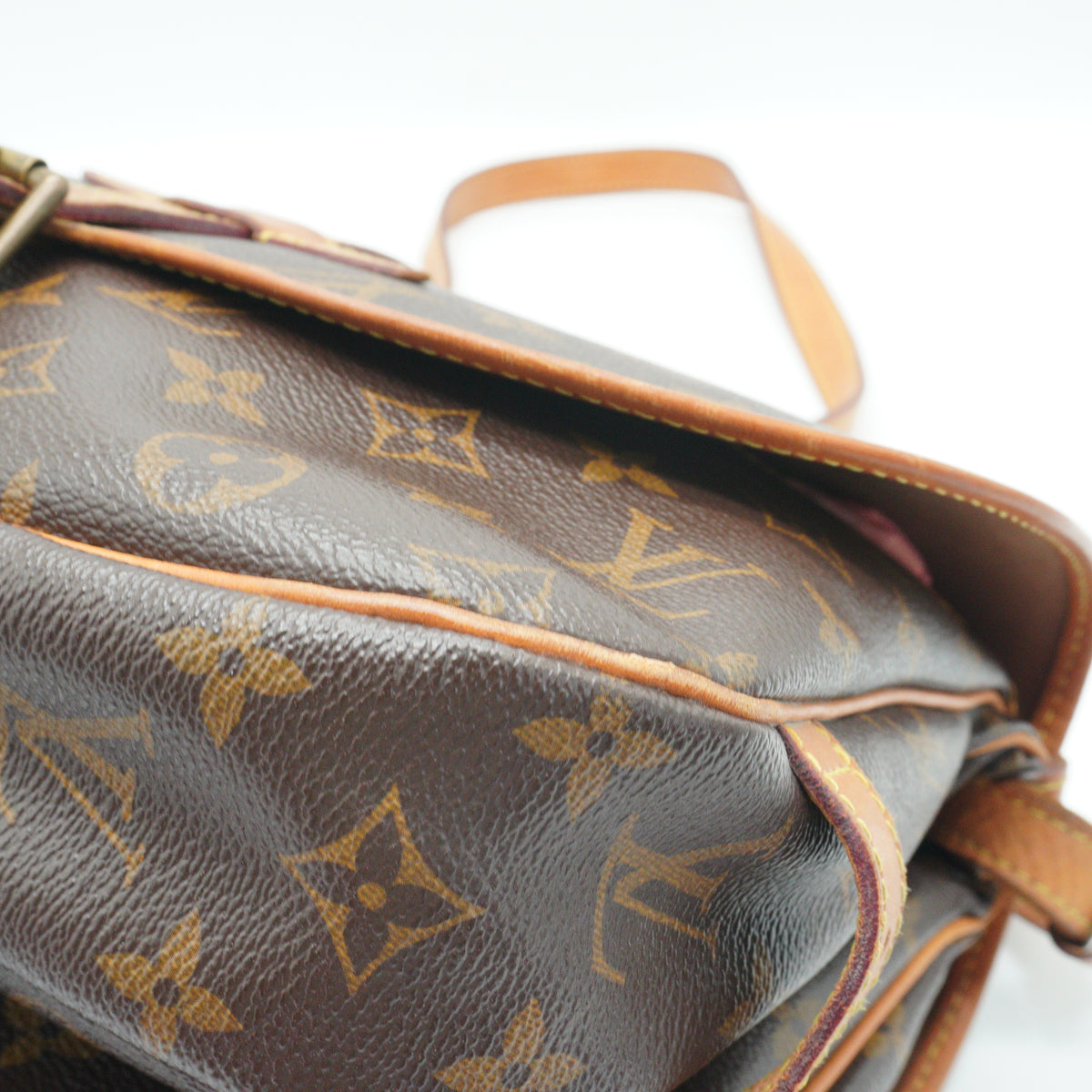 Louis Vuitton	Saumur 30 MM GHW