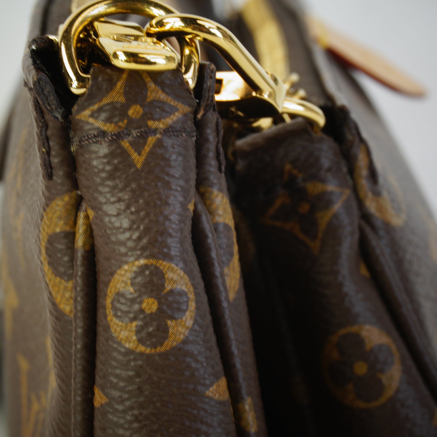 Louis Vuitton	Multi Pochette Accessories