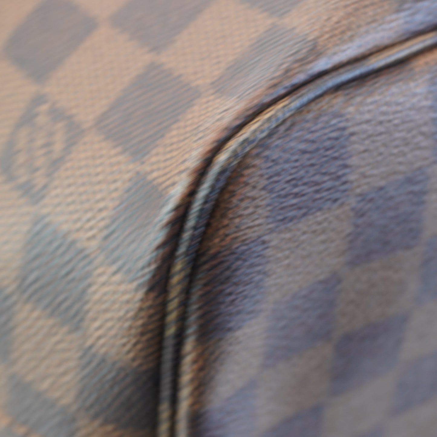 Louis Vuitton	Neverfull DE