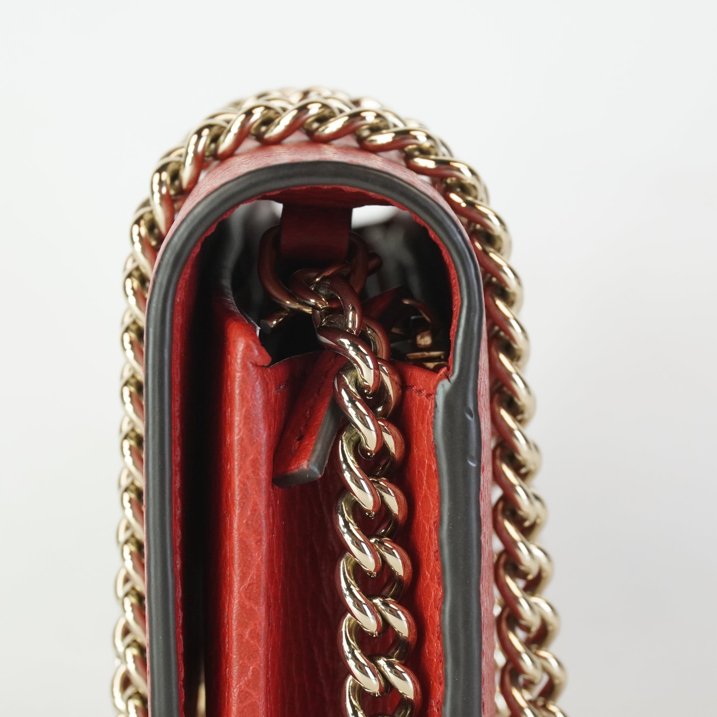 Gucci Interlocking G Wallet on Chain