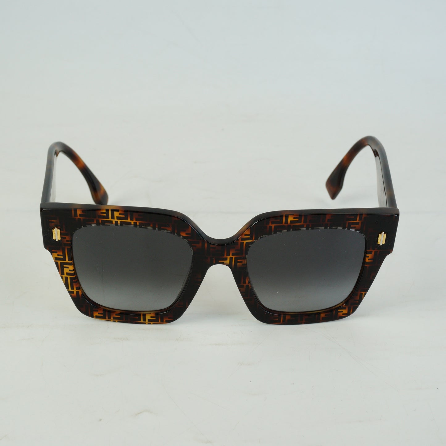 Fendi FE40101F Sunglasses