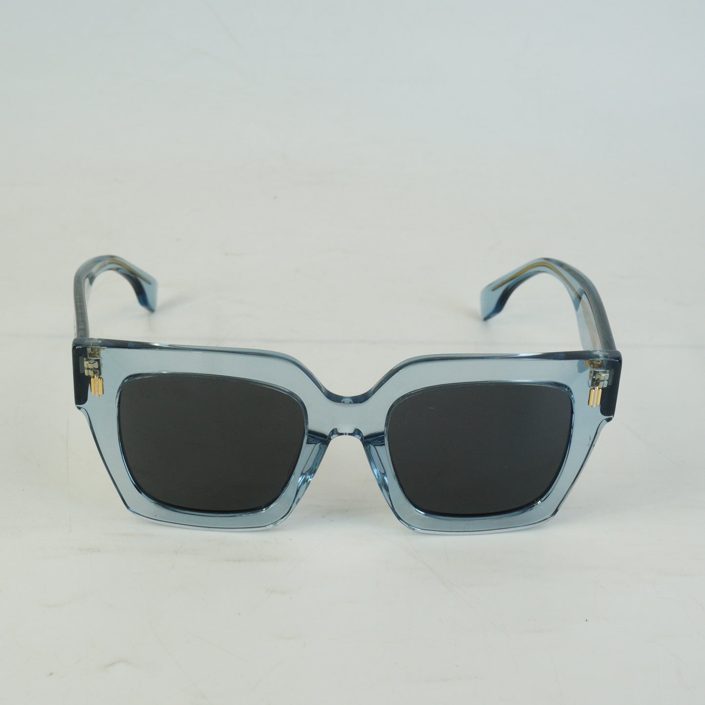 Fendi	FE40101F 90A Sunglasses