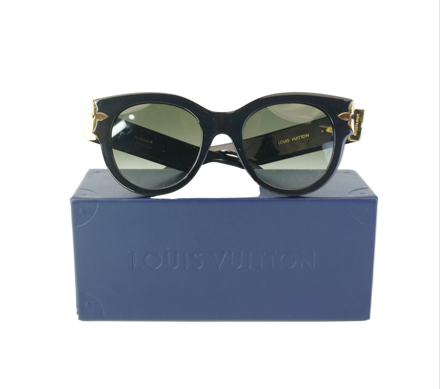 Louis Vuitton	Shades