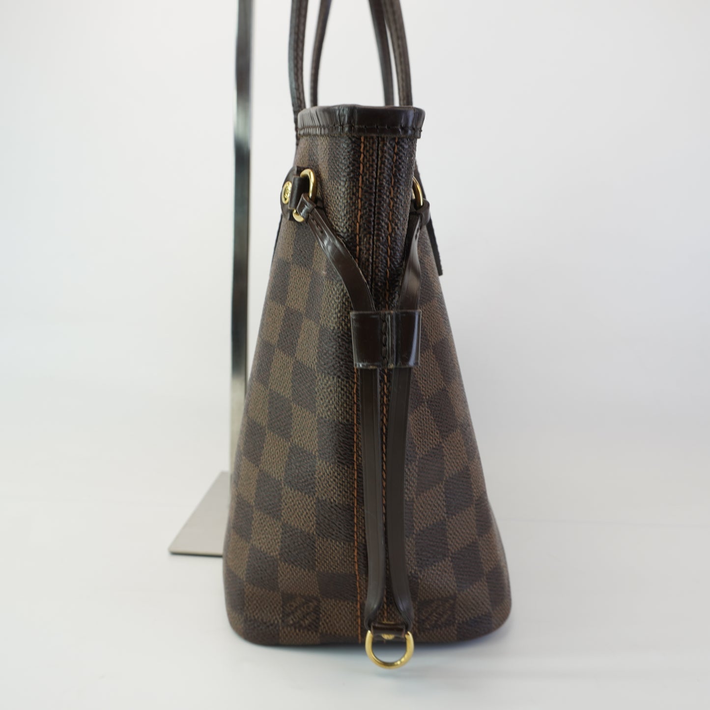 Louis Vuitton	Neverfull PM