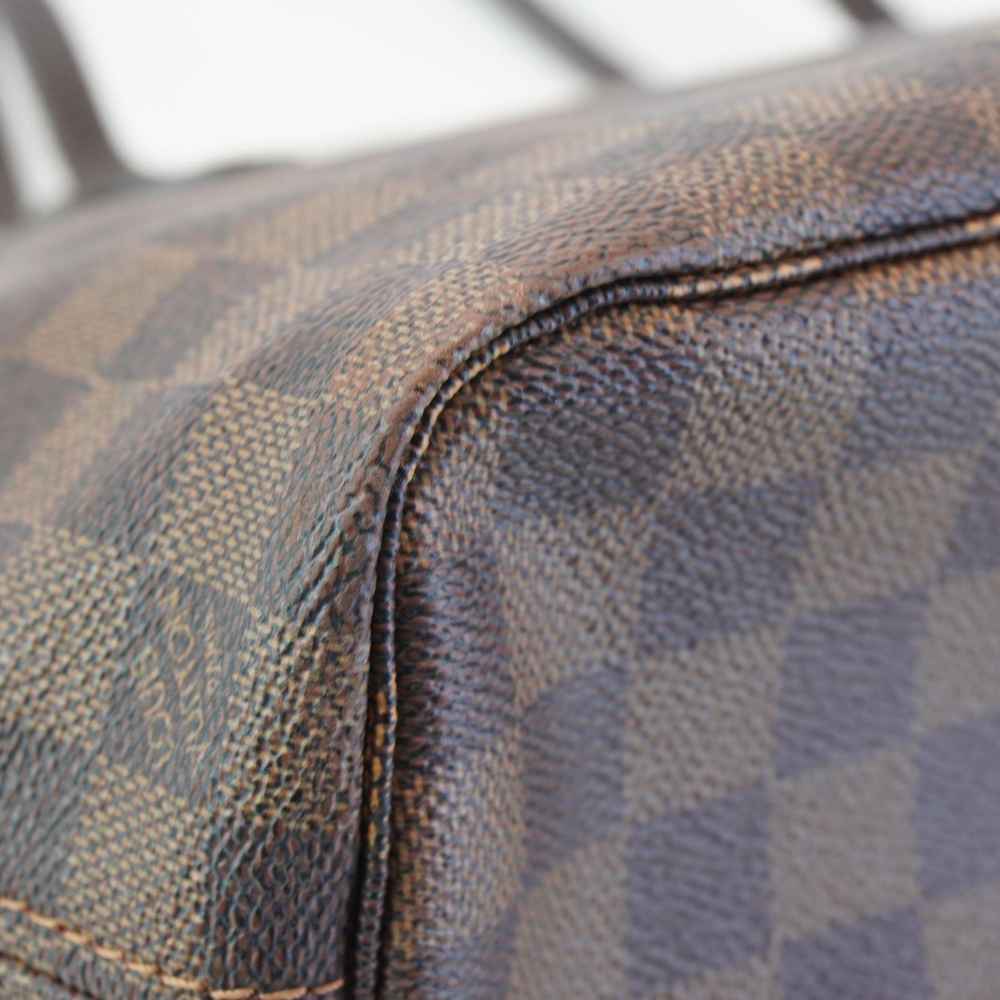 Louis Vuitton	Neverfull PM