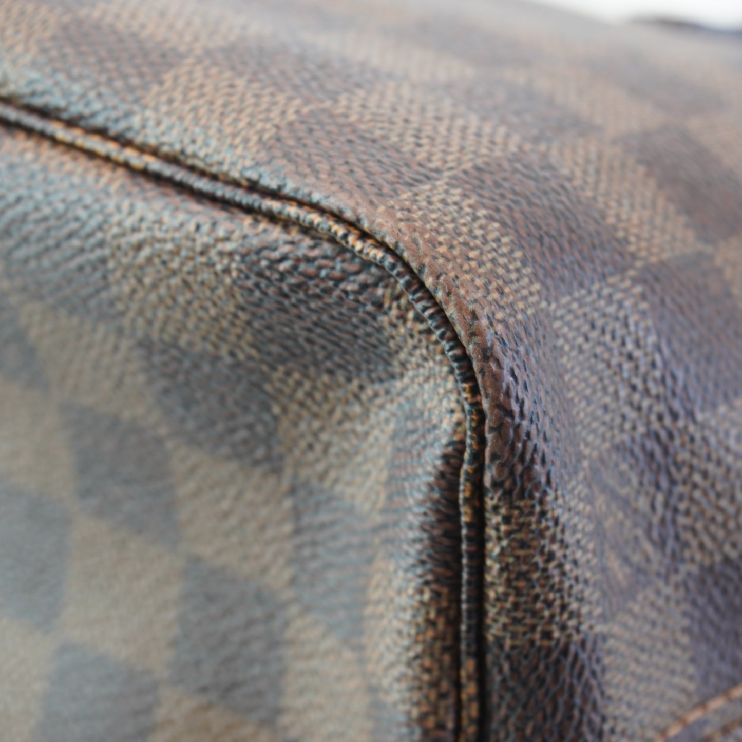 Louis Vuitton	Neverfull PM