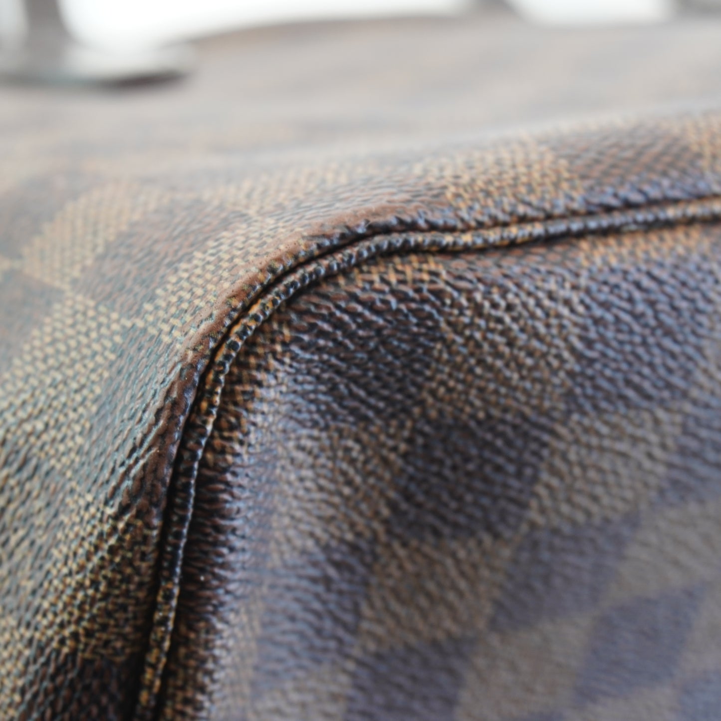 Louis Vuitton	Neverfull PM