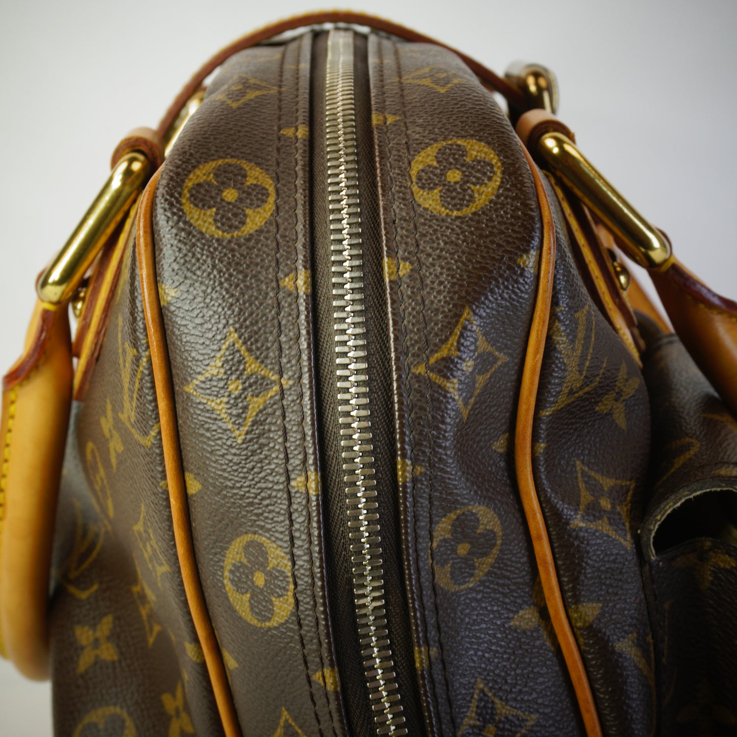 Louis Vuitton	Manhattan GM GHW