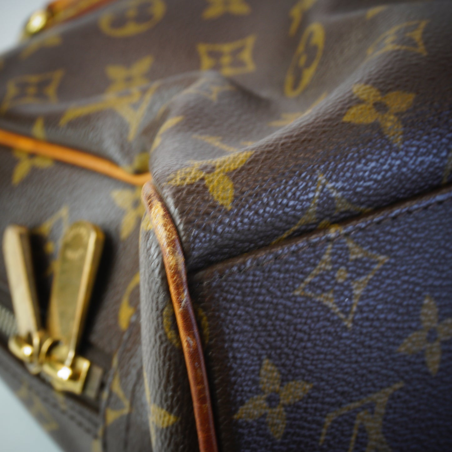 Louis Vuitton	Manhattan GM GHW