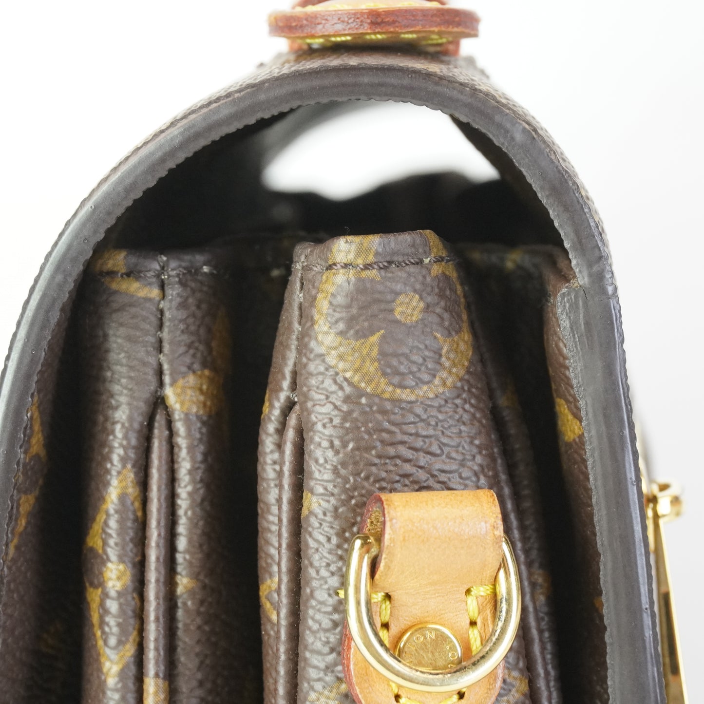 Louis Vuitton	Pochette Metis