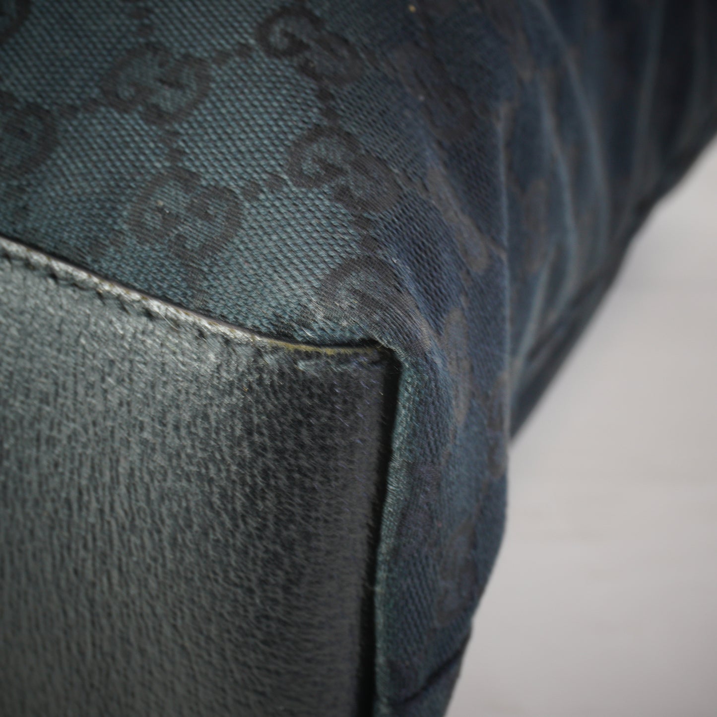 Gucci Sherrly Line Web Tote Bag