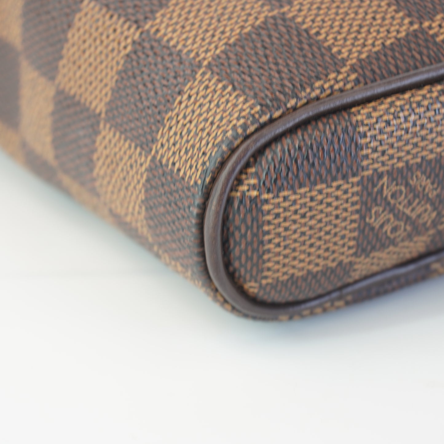 Louis Vuitton	Ipanema Pochette Belt Bag