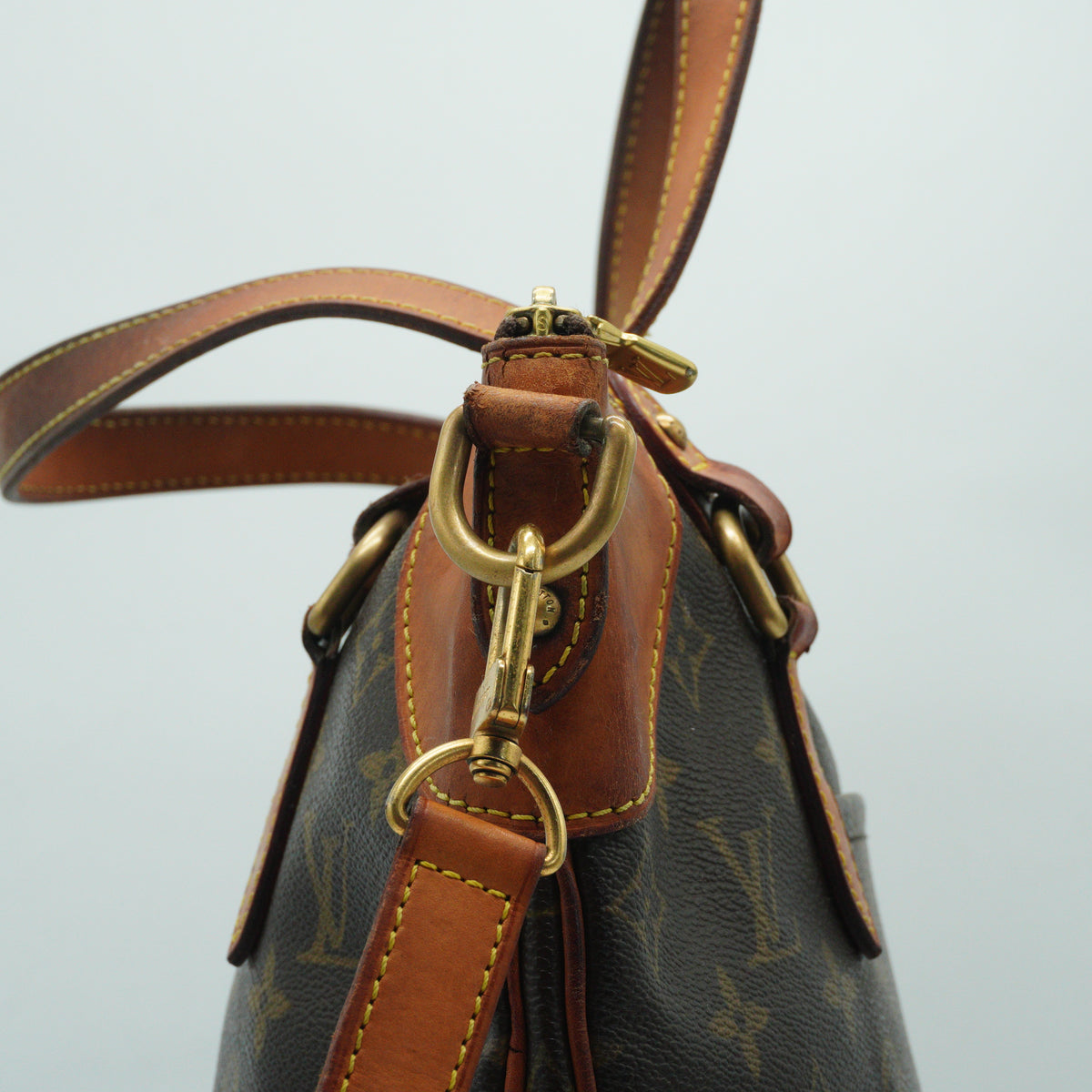 Louis Vuitton	Odeon GM Monogram Canvas GHW