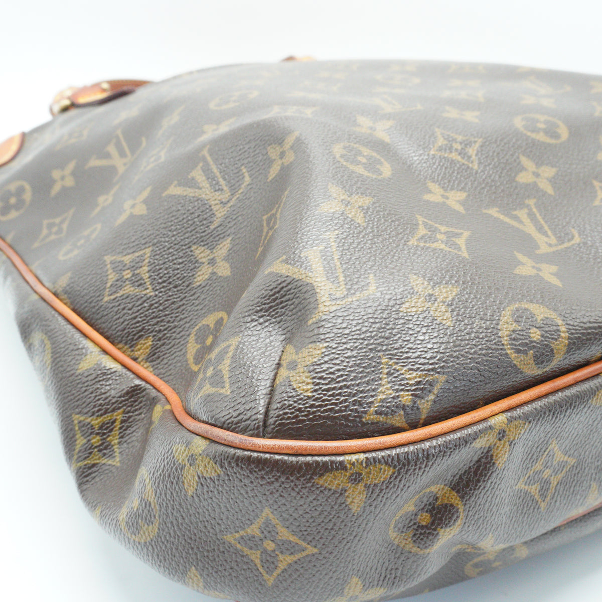 Louis Vuitton	Odeon GM Monogram Canvas GHW