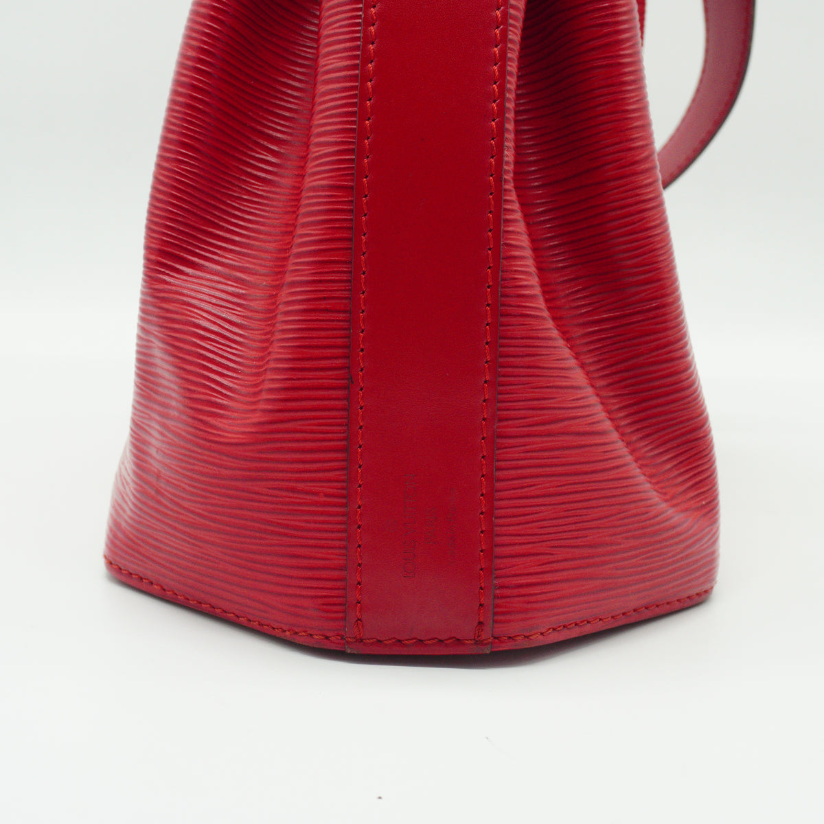 Louis Vuitton	Sac de Paul Medium Epi Red GHW