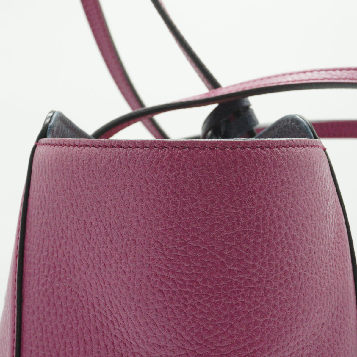 Gucci	Swing Tote Medium Peony SHW