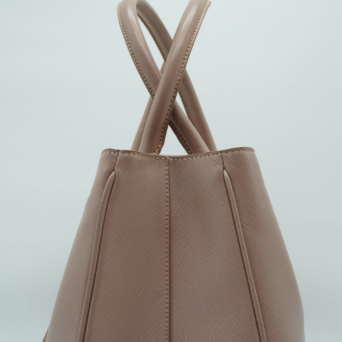 Prada	Galleria Saffiano Leather Bag GHW Medium