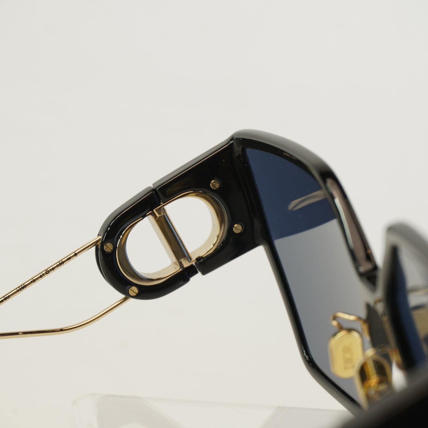Dior	Black Oversized Frame