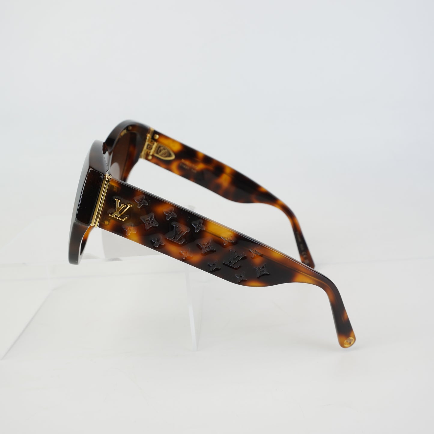 Louis Vuitton	Brown Tortoise Shell Sunglasses