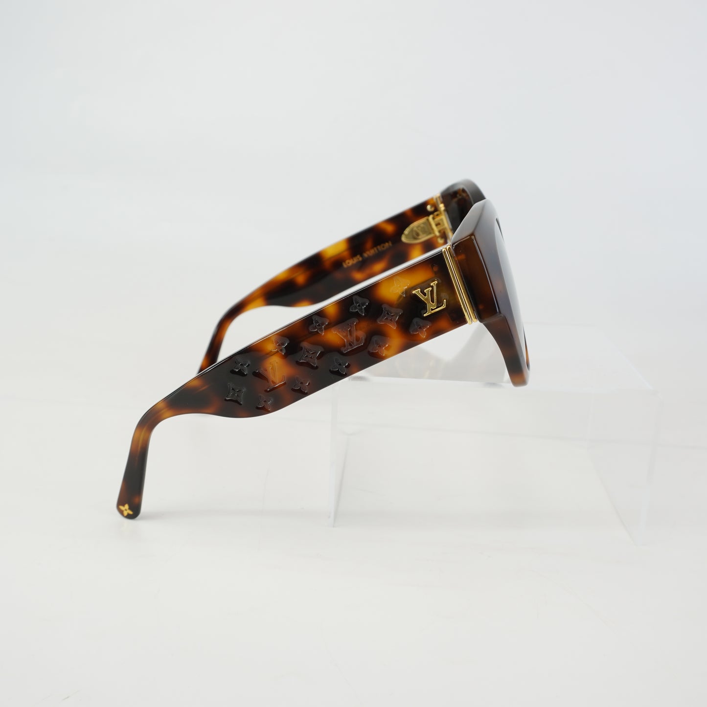 Louis Vuitton	Brown Tortoise Shell Sunglasses