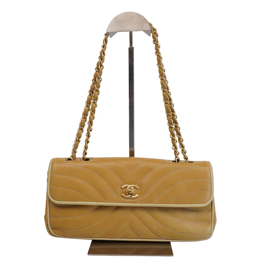 Chanel East West Beige Vintage Chanel