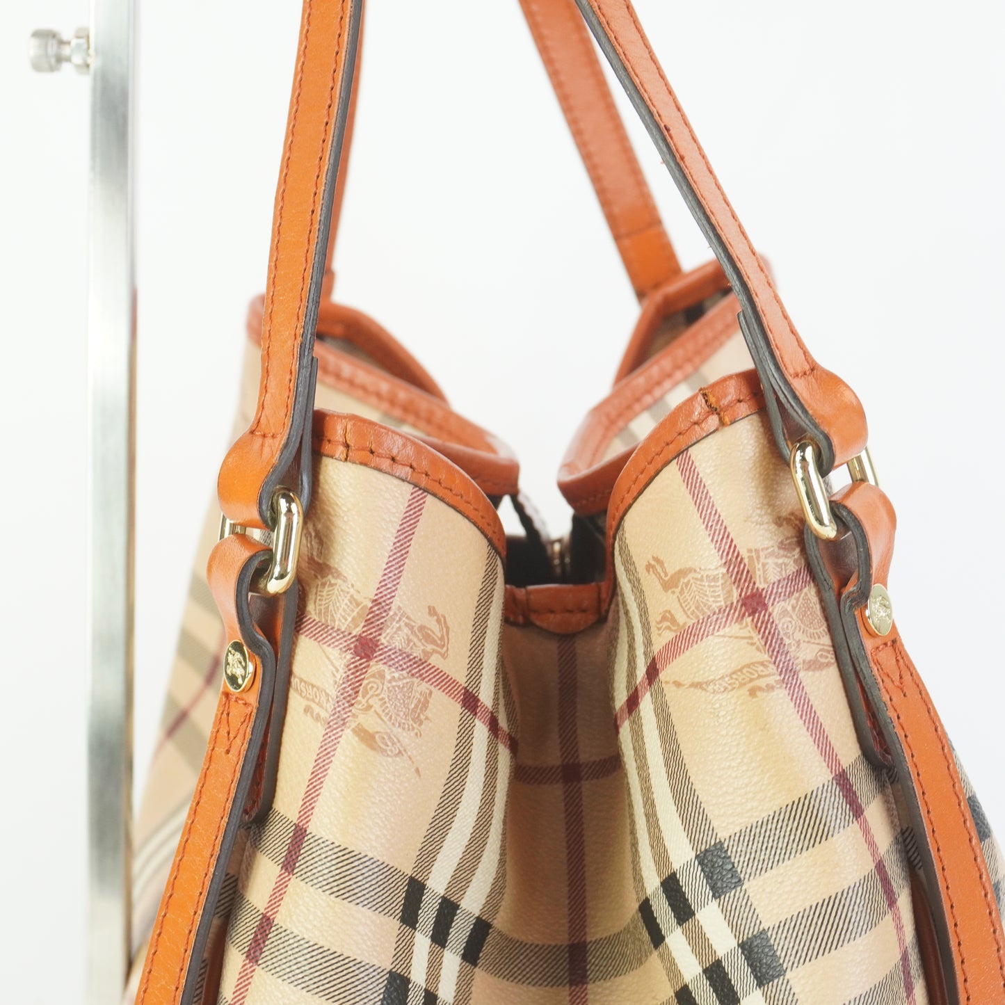 Burberry	Saddle Bag