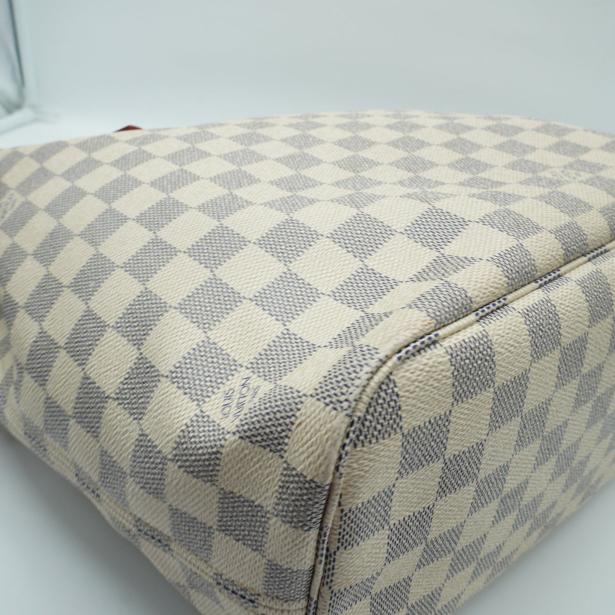 Louis Vuitton	Neverfull MM Azure GHW