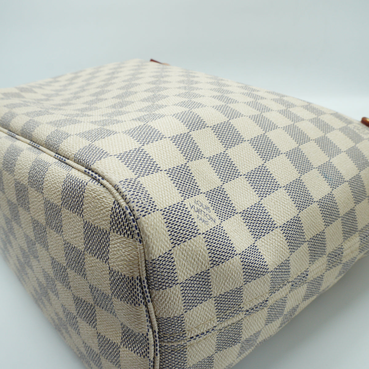 Louis Vuitton	Neverfull MM Azure GHW