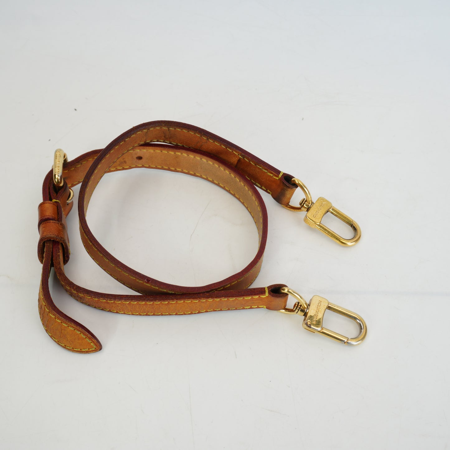 Louis Vuitton	Eden MM Handbag GHW Medium