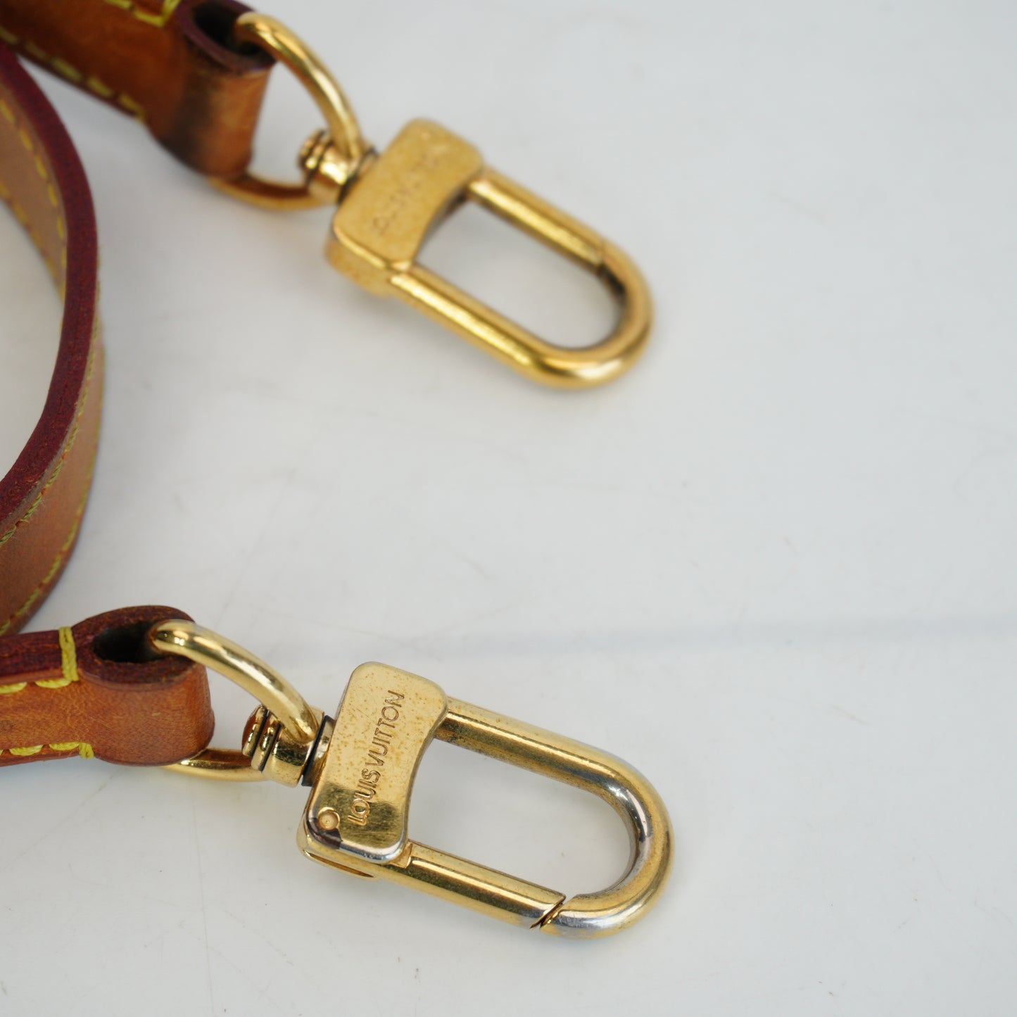 Louis Vuitton	Eden MM Handbag GHW Medium