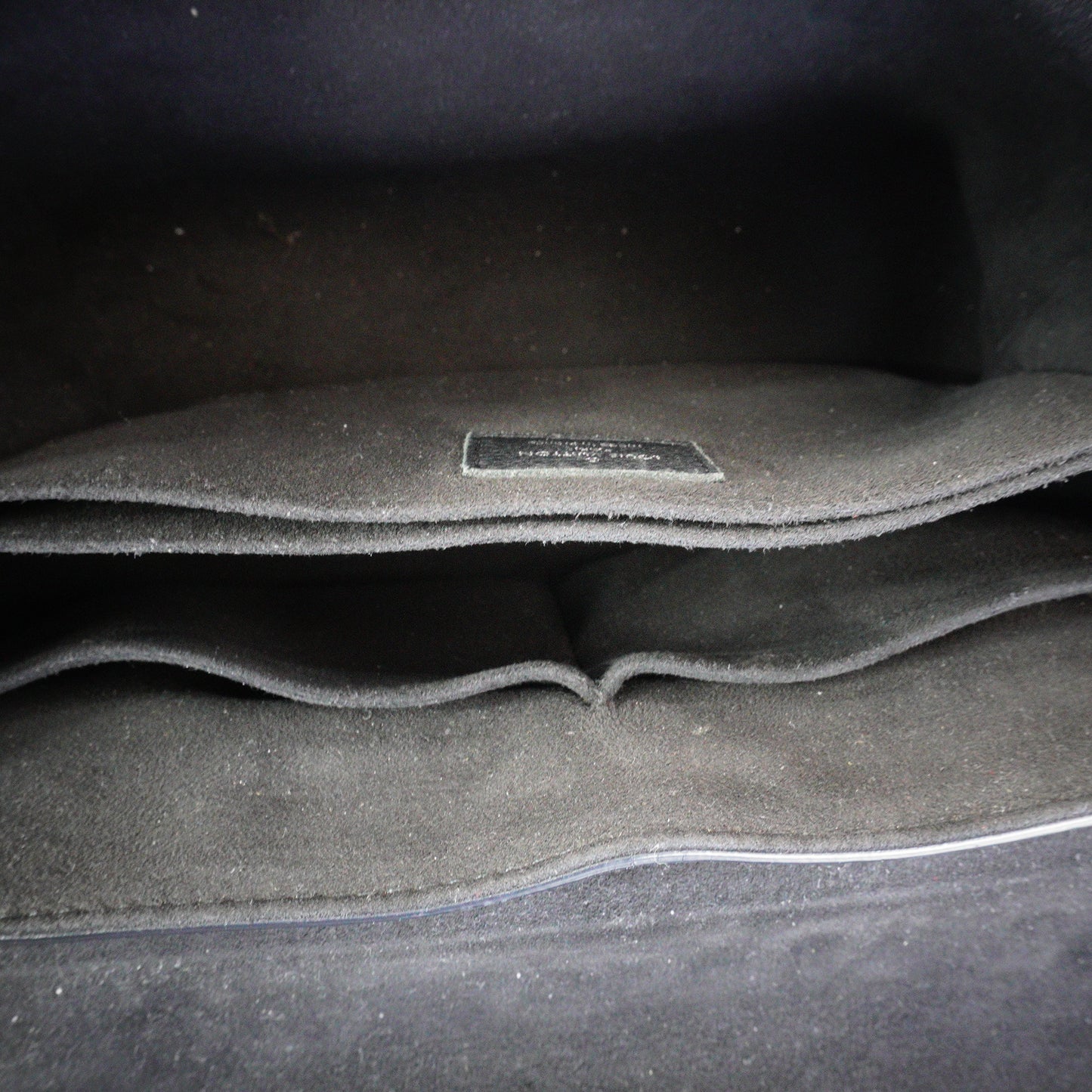 Louis Vuitton	Black Grained Calfskin SHW Medium