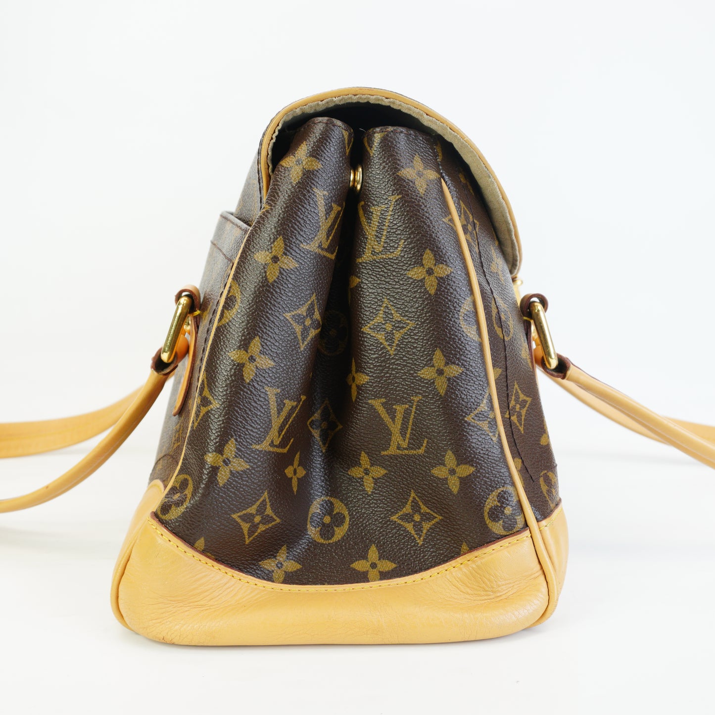 Louis Vuitton	Eden MM Handbag GHW Medium
