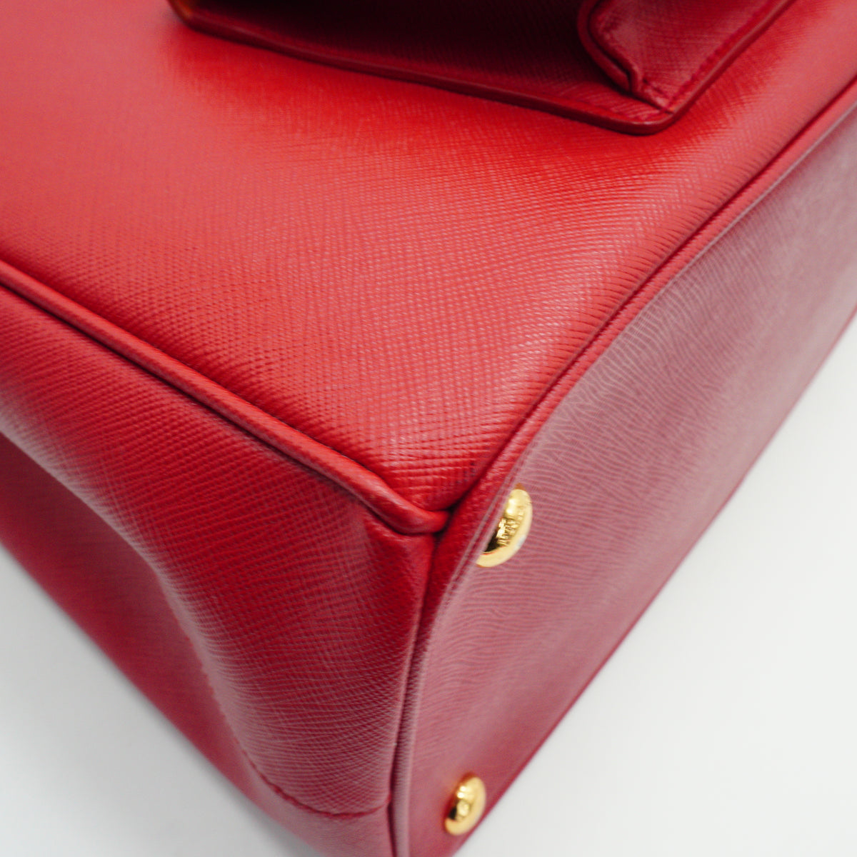 Prada	Safiano Lux Galleria Double Zip Front Pocket Red Medium GHW