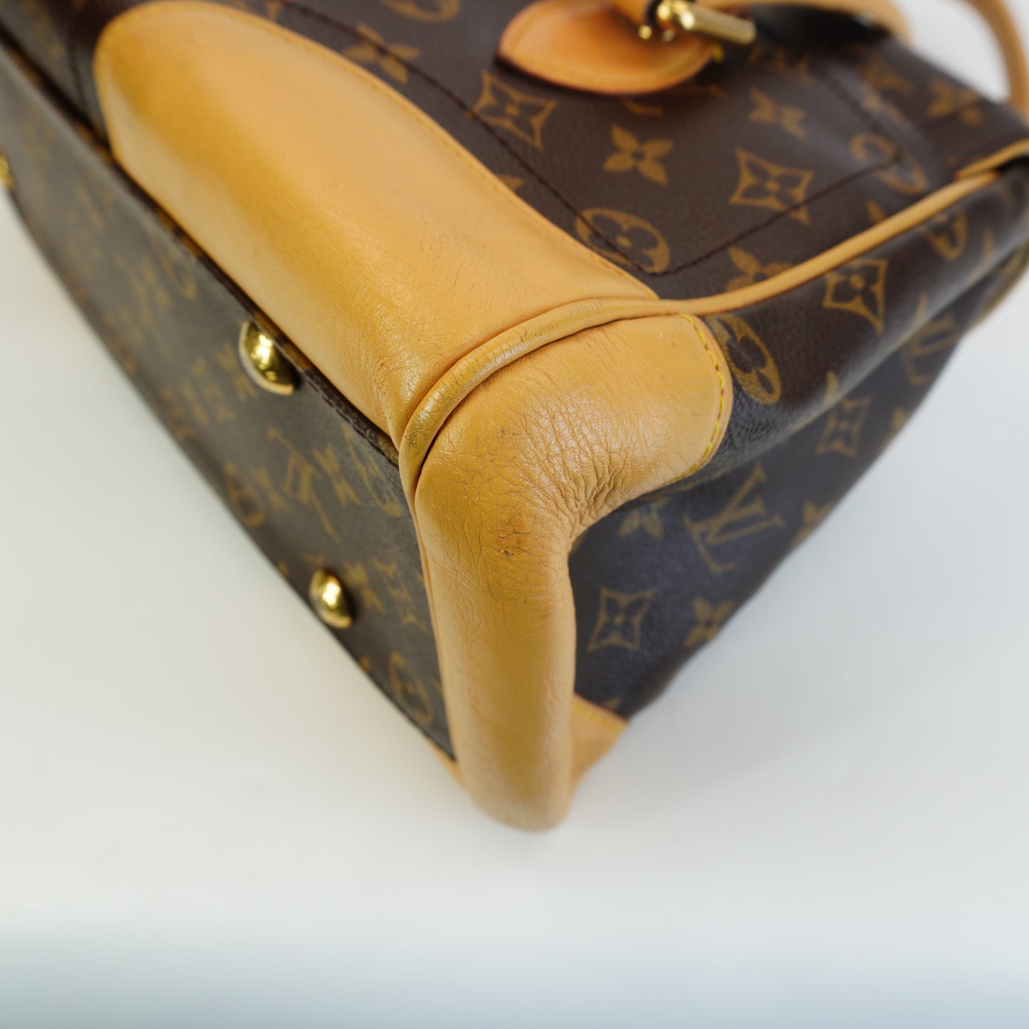 Louis Vuitton	Eden MM Handbag GHW Medium