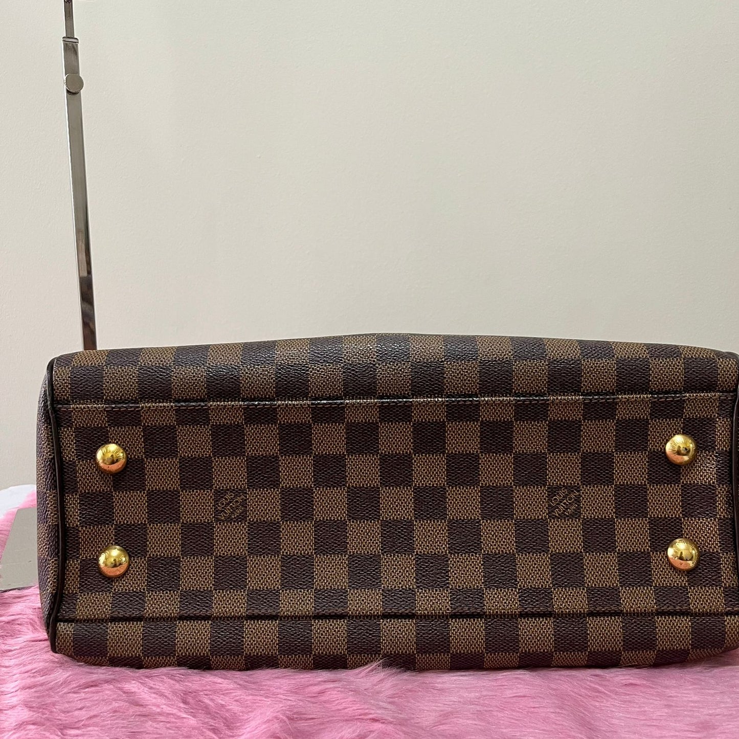 Louis Vuitton Trevi PM Damier Ebene – 9.4"H x 13"L x 5.9"W