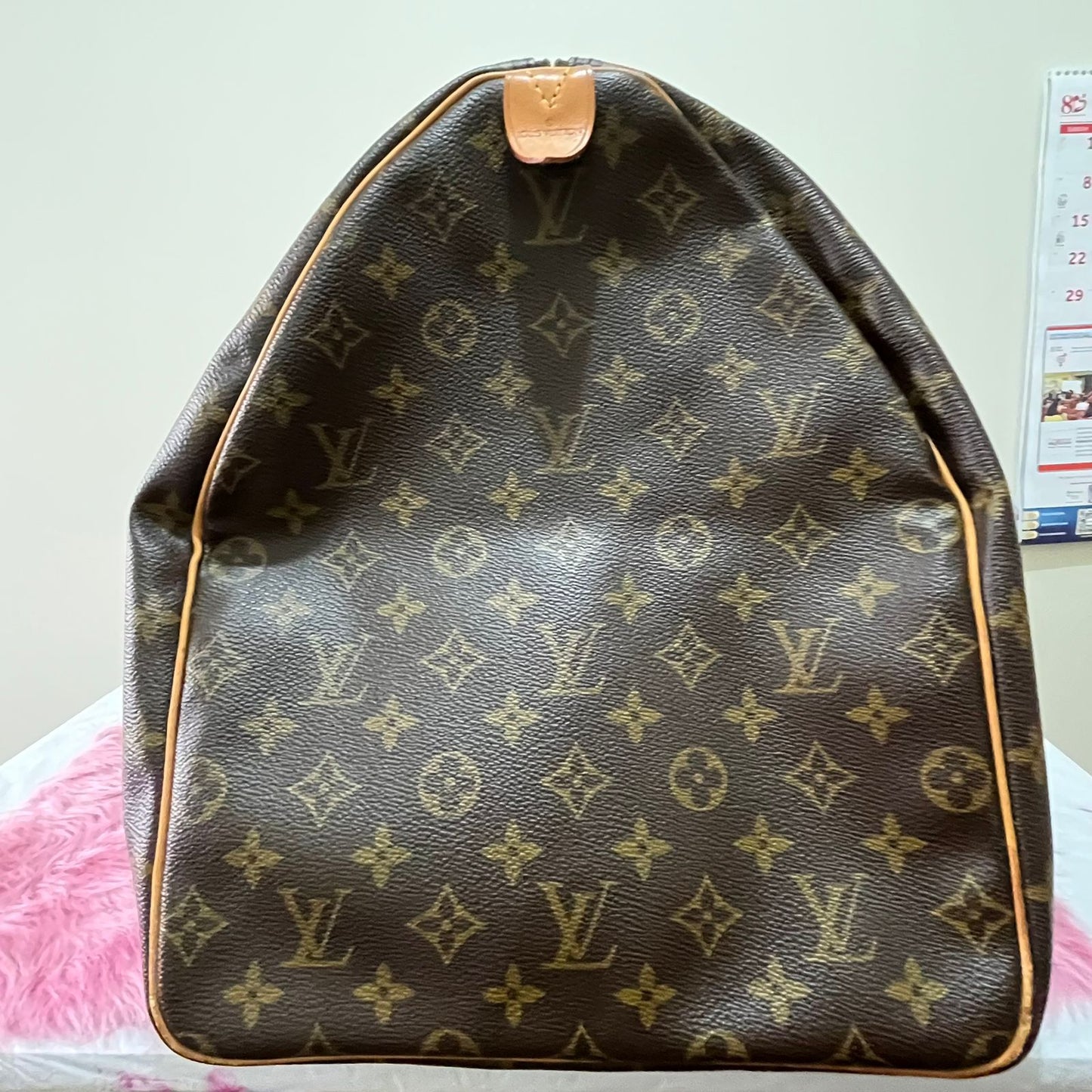 Louis Vuitton Keepall 60 Monogram Canvas – 13"H x 23.6"L x 10.2"W