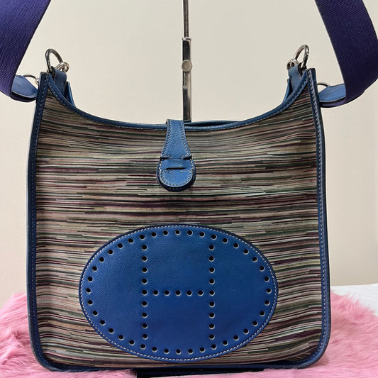 Hermès Evelyne TGM Blue – 16"H x 16"L x 4"W