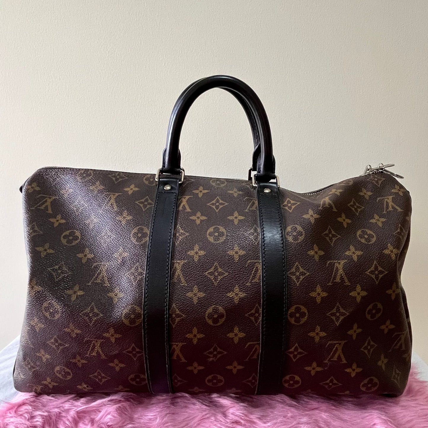 Louis Vuitton Keepall Monogram Canvas – 11.4"H x 19.7"L x 8.7"W