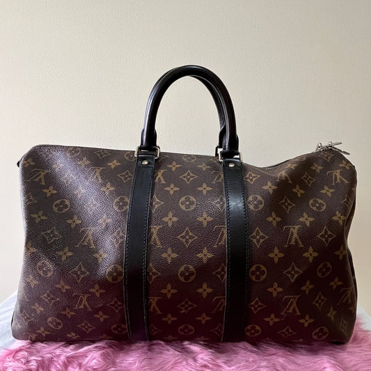 Louis Vuitton Keepall Monogram Canvas – 11.4"H x 19.7"L x 8.7"W