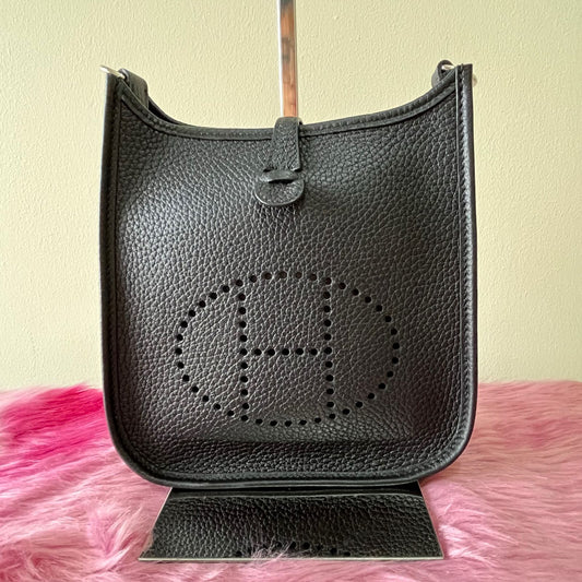 Hermès Evelyne TPM Black – 6.7"H x 7"L x 2"W