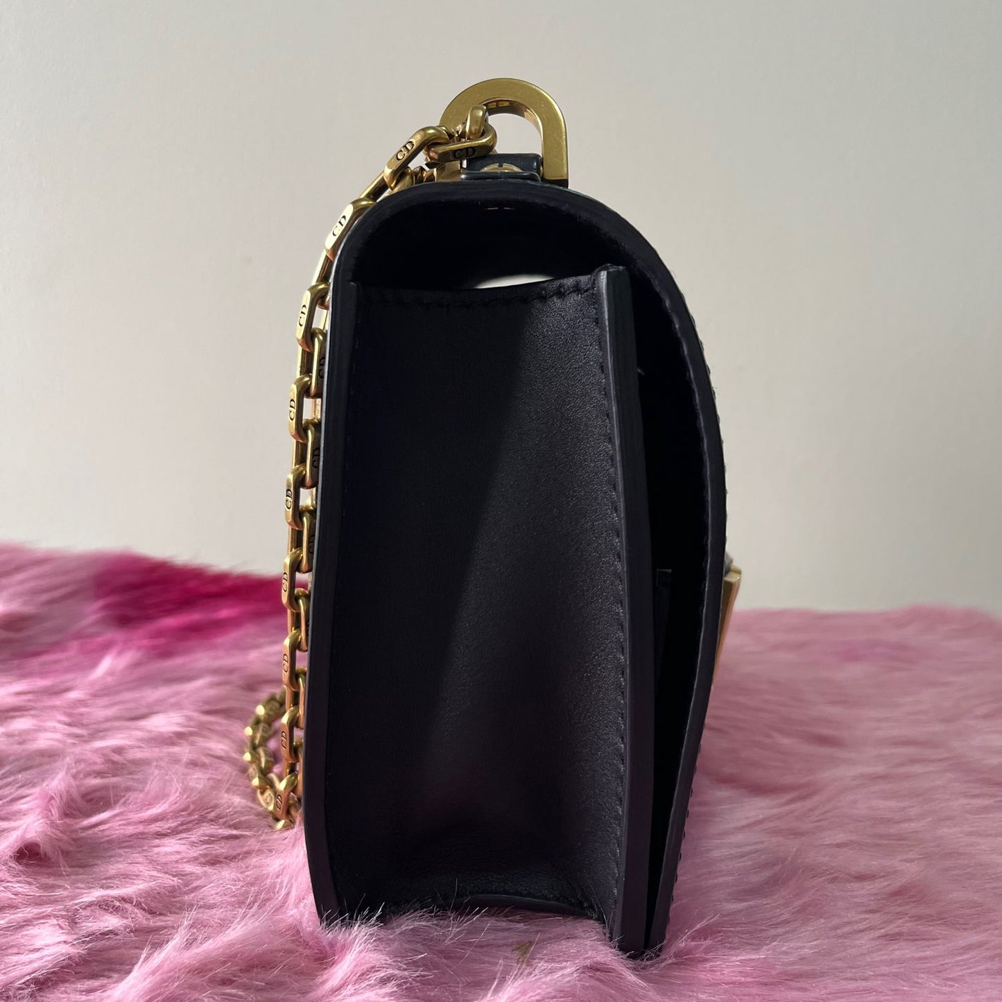 Dior J'Adior Black – 5.5"H x 9.4"L x 2"W