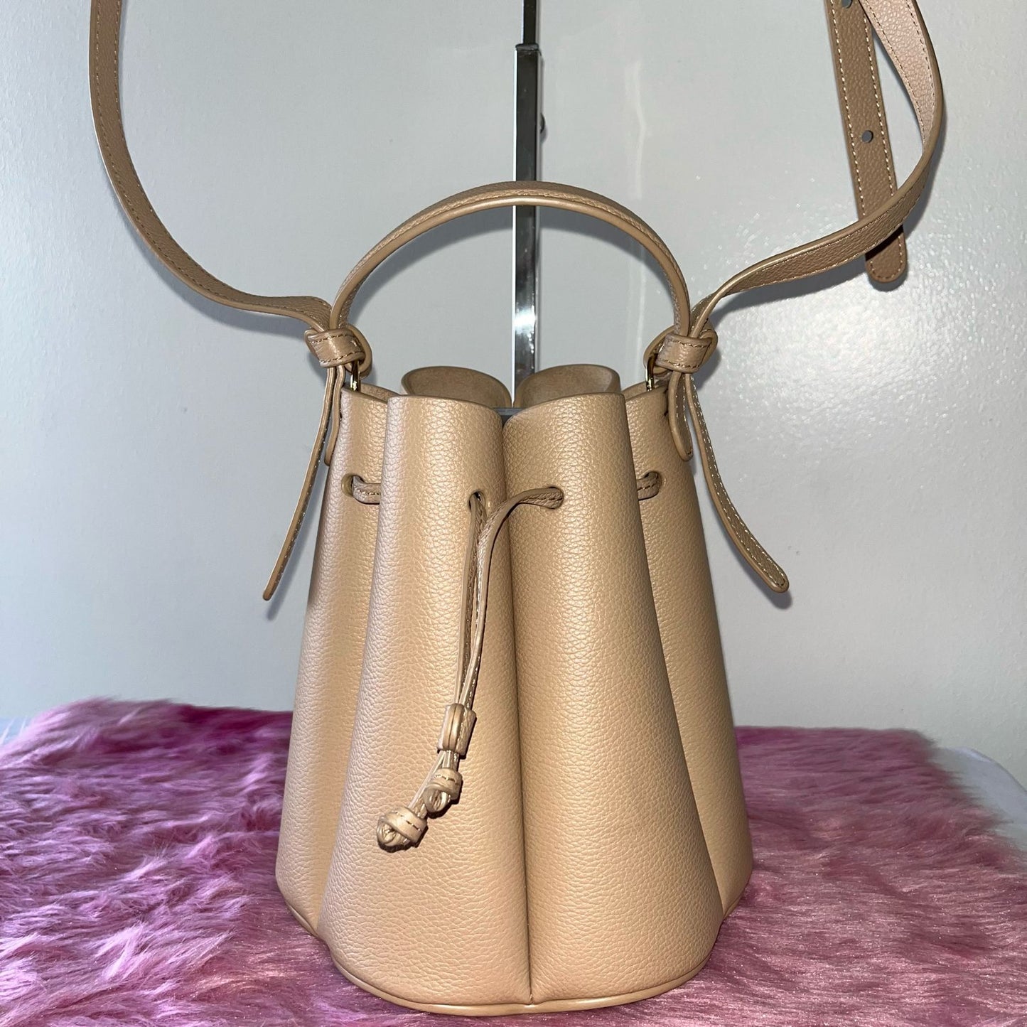 Polène Huit Small Beige – 7"H x 8.5"L x 3"W