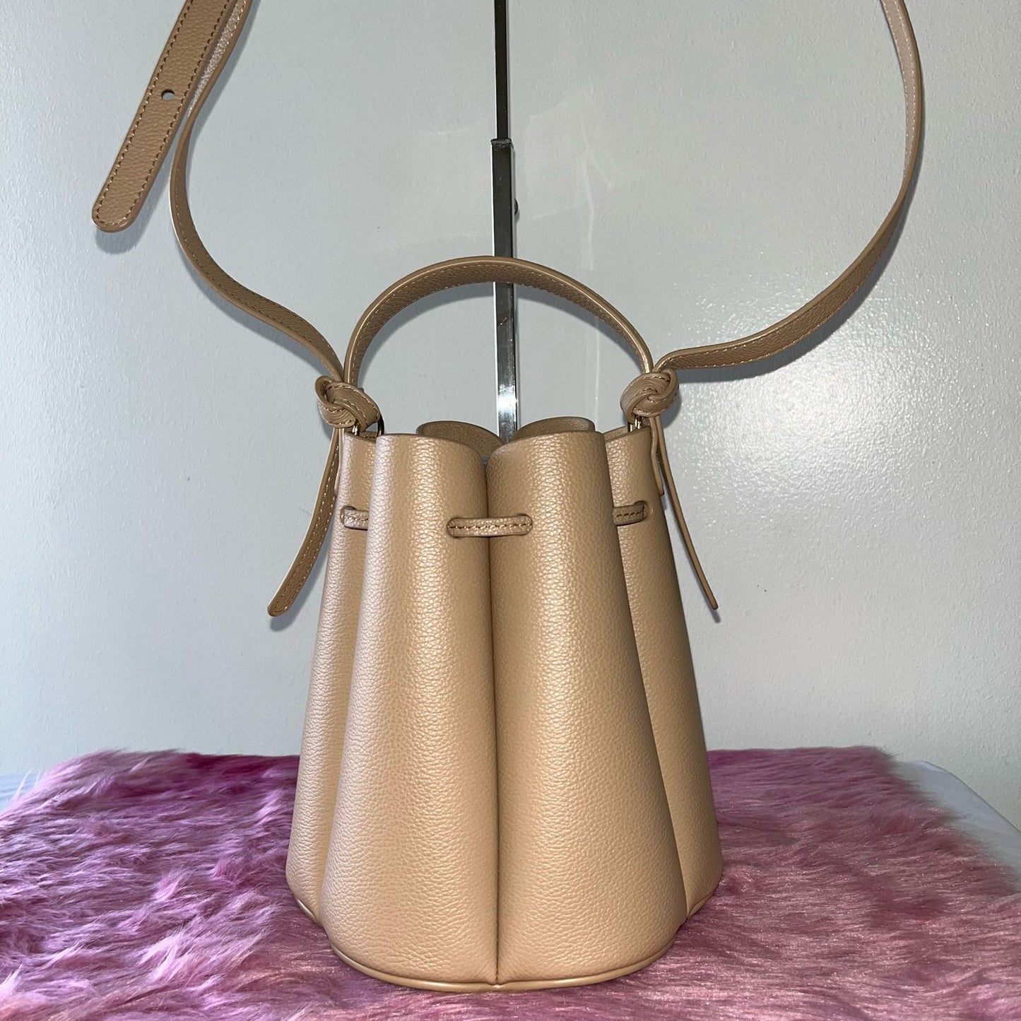 Polène Huit Small Beige – 7"H x 8.5"L x 3"W