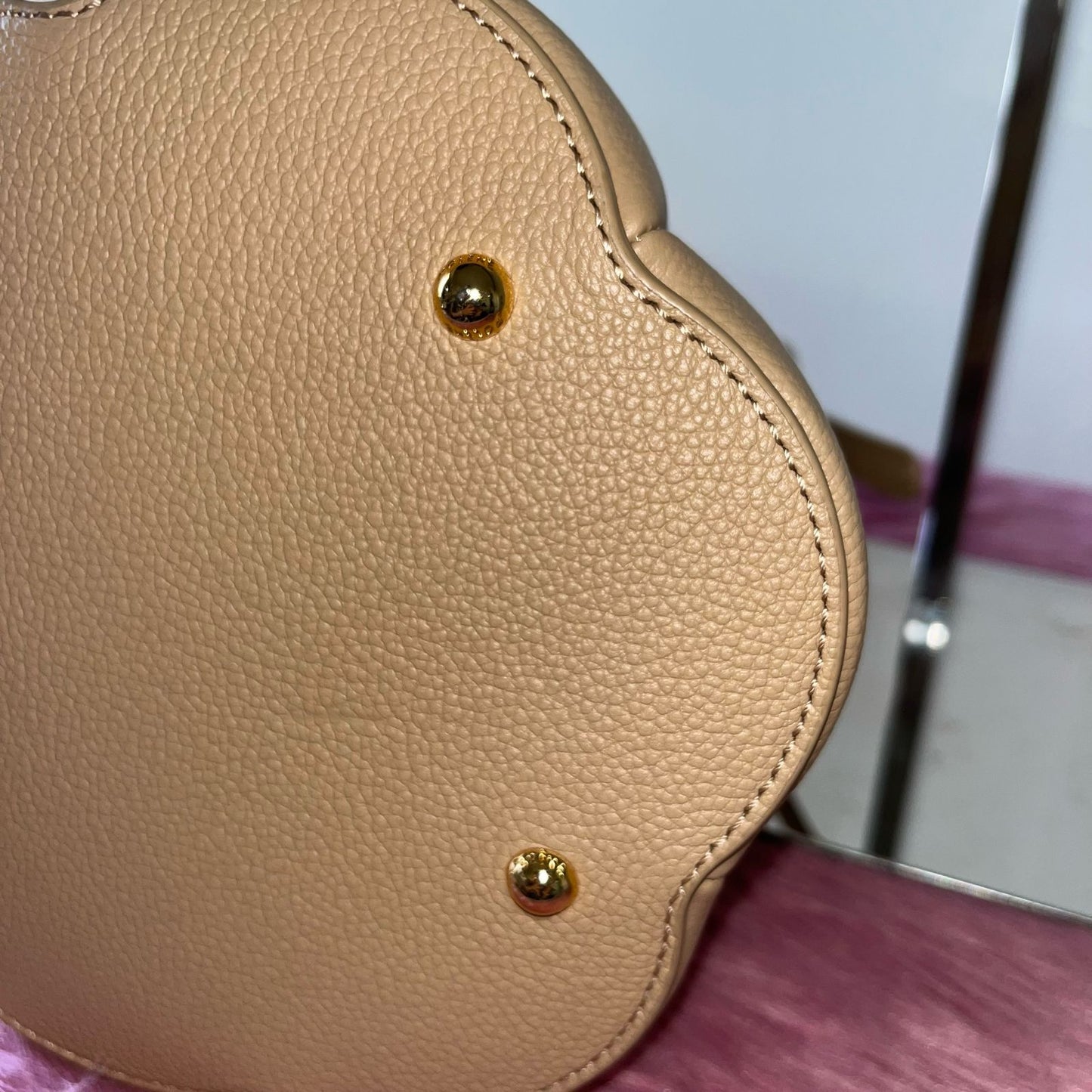 Polène Huit Small Beige – 7"H x 8.5"L x 3"W