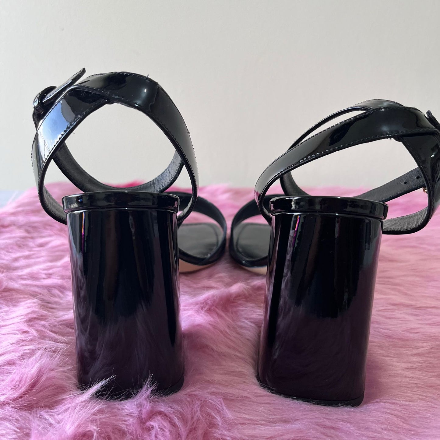 Louis Vuitton Shake Sandals Black Patent – 3.1"H x 9.8"L x 3.3"W